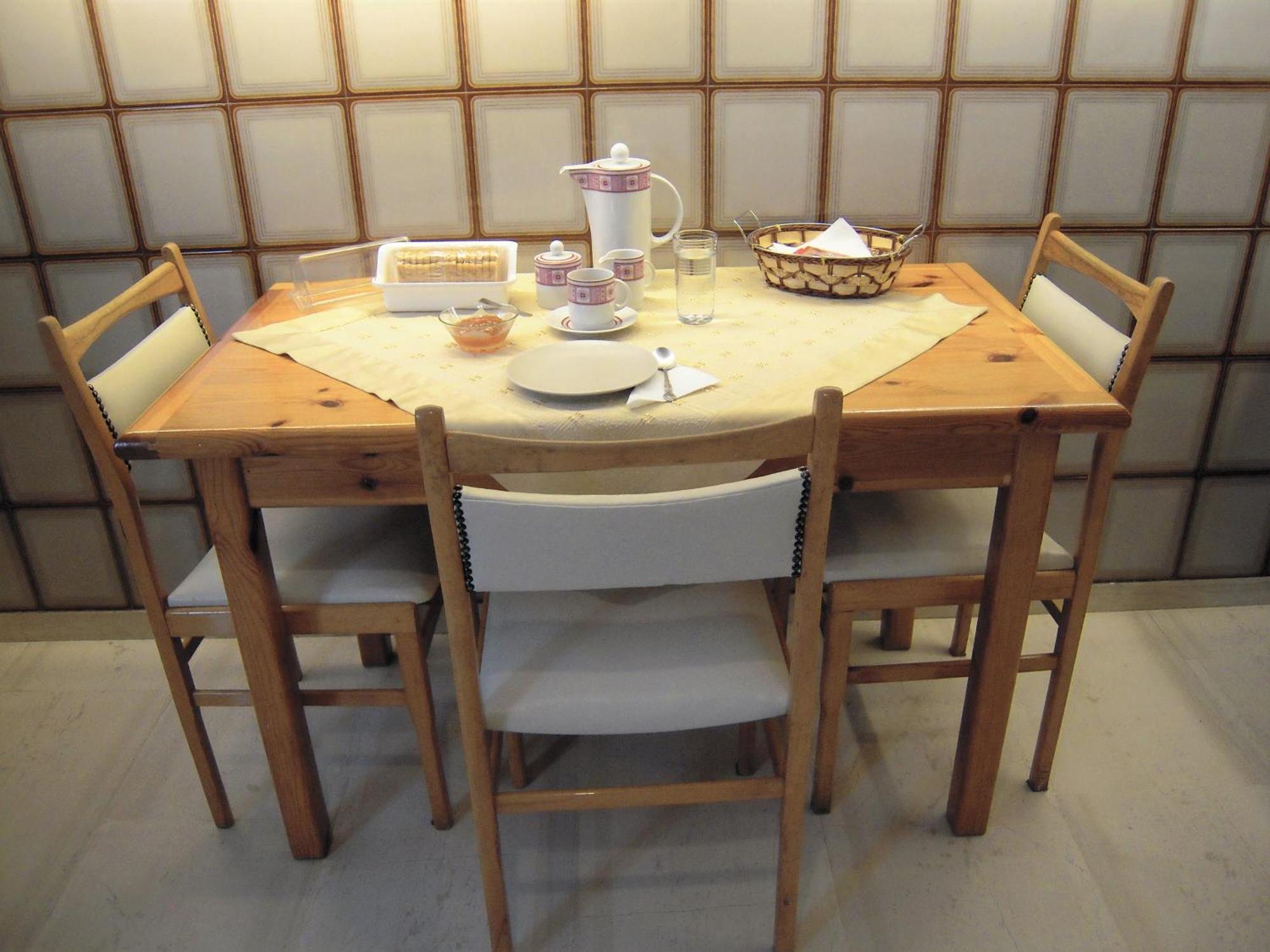 Kolonos 3 Bdrm Apartment Athen